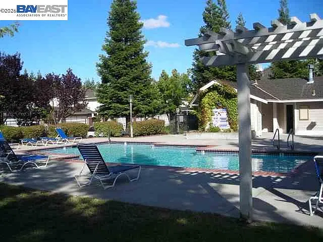 2 bed, 1440 sqft, $3,300 — Photo 3