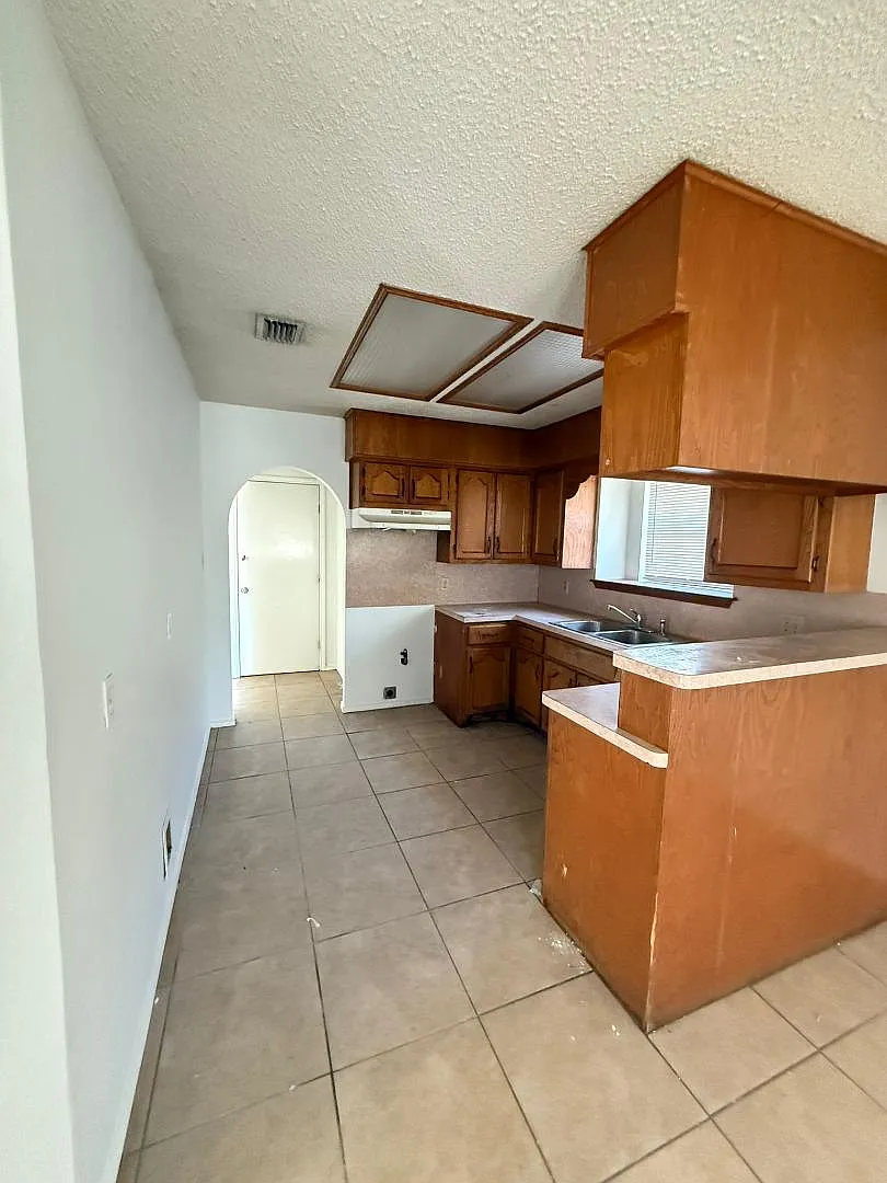 108 N Mina de Oro St — Photo 3