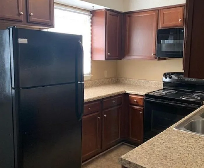 5105 Vann St #D — Photo 6