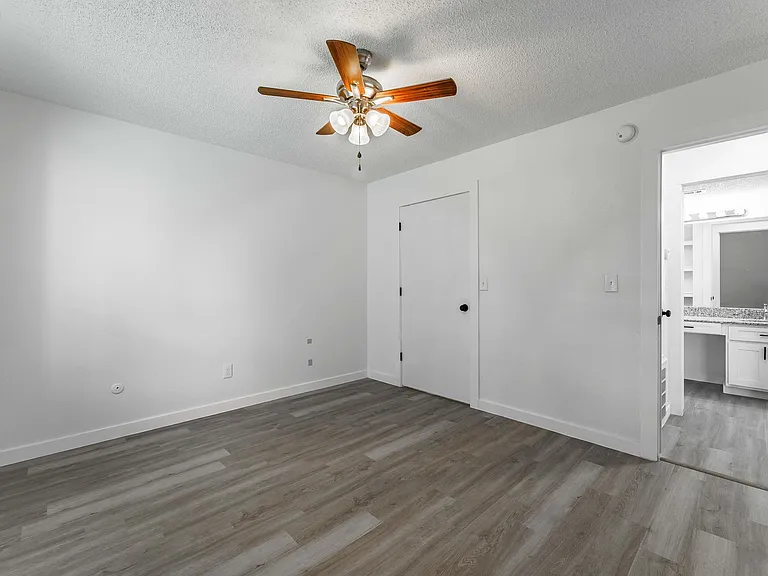 Black Oak Residences — Photo 12