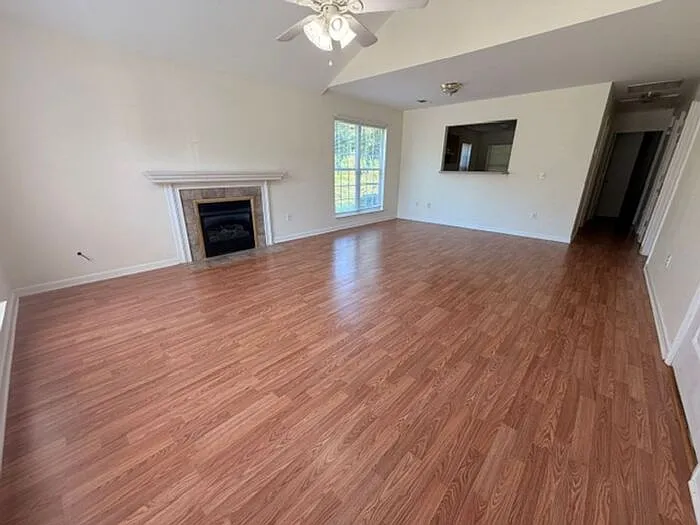 2 bed, 2.0 bath, 975 sqft, $1,100 — Photo 1