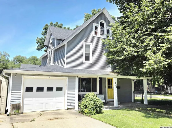 682 3rd St NE, Mason City, IA 50401