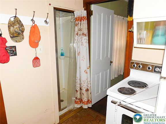 4th image of 156 Pine Flats Colony Rd