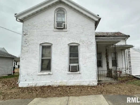 828 S 11th St, Quincy, IL 62301