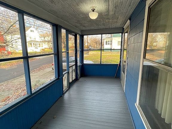 2nd image of 2337 22nd St SW