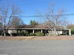 126 Oakwood Ave, Hot Springs, AR 71913