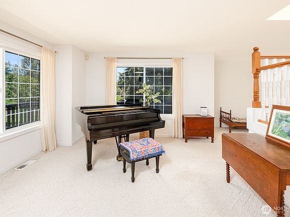 5th image of 301 Mount Pleasant Estates Road