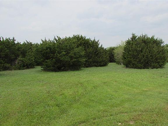 4th image of 5509 Comanche Dr