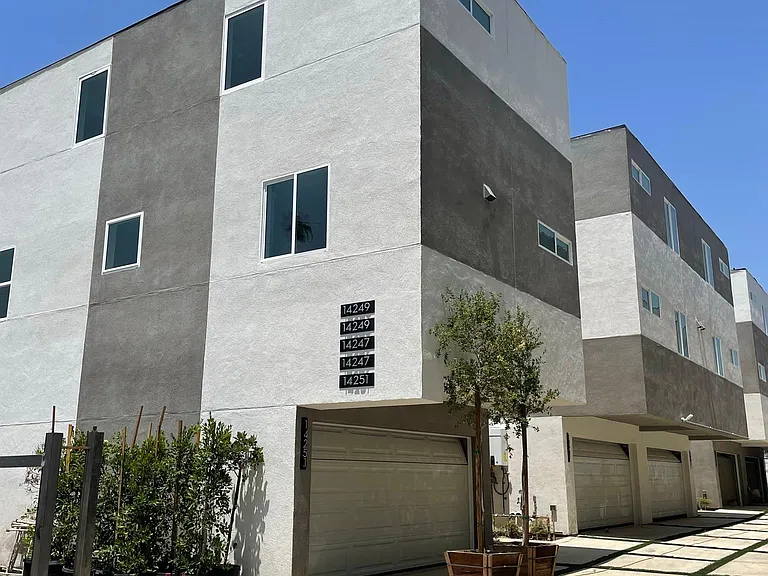 14245 1/2 Gilmore St — Photo 1