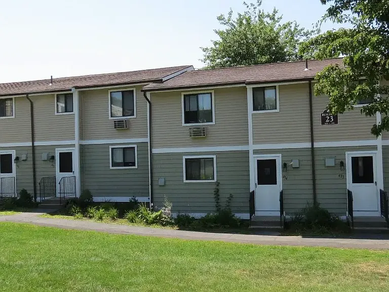 360 1/2 Tokeneke Rd — Photo 2