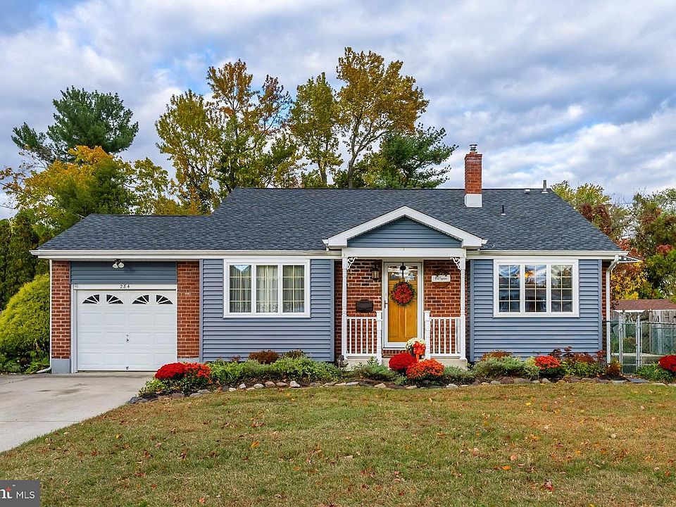 1st image of 284 Columbus Dr