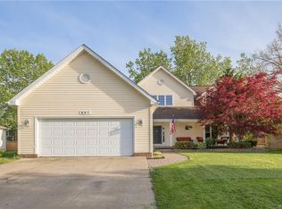 887 Deerfield Dr, North Tonawanda, NY 14120