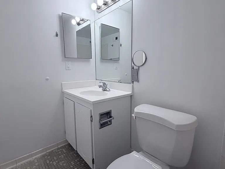 3100 S Manchester St #603 — Photo 6