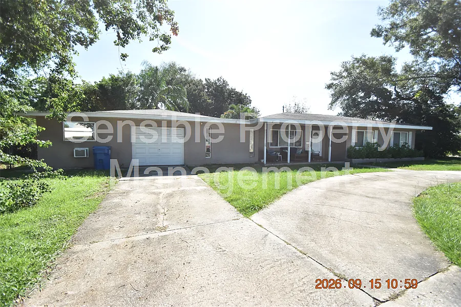 Studio, 300 sqft, $875 — Photo 1