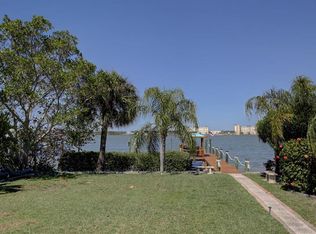 15445 2nd St E, Madeira Beach, FL 33708