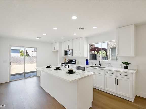 5th image of 529 Dutchman Ave
