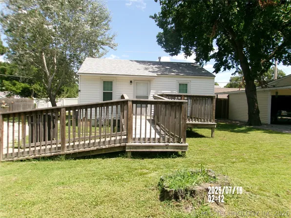 320 N Seminole Ave, Bartlesville, OK 74003