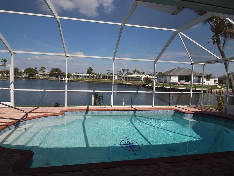 450 Sorrento Ct — Photo 2
