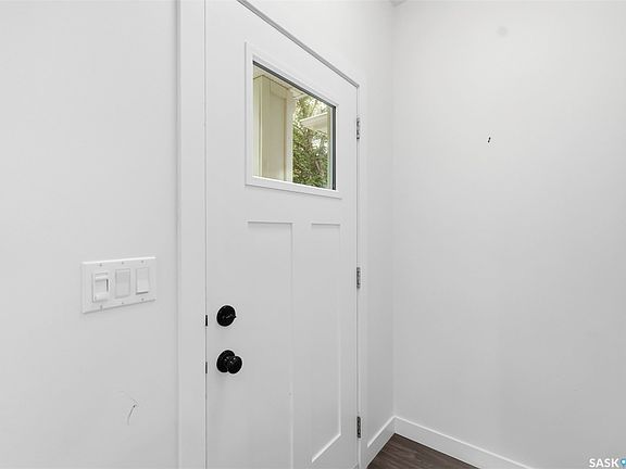 4th image of 1402 Wiggins Avenue S