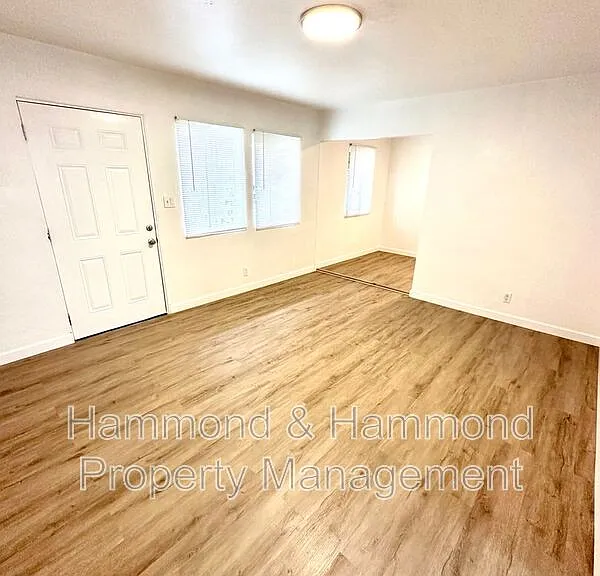 5854 Tujunga Ave #2 — Photo 12