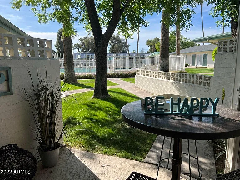 1273 E Maryland Ave #B — Photo 48