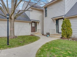 656 Mitchell Ct, Gurnee, IL 60031