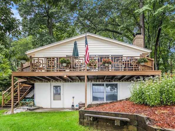 10345 Woodlawn Dr, Portage, MI 49002