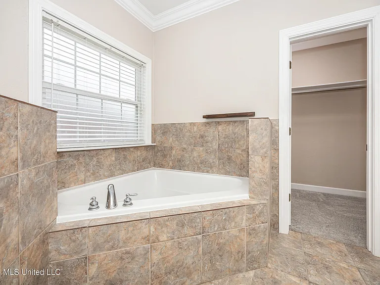 15208 Lisa Dr — Photo 27