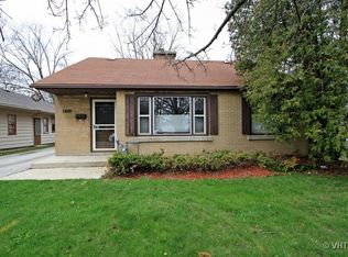 1010 Muirfield Ave, Waukegan, IL 60085