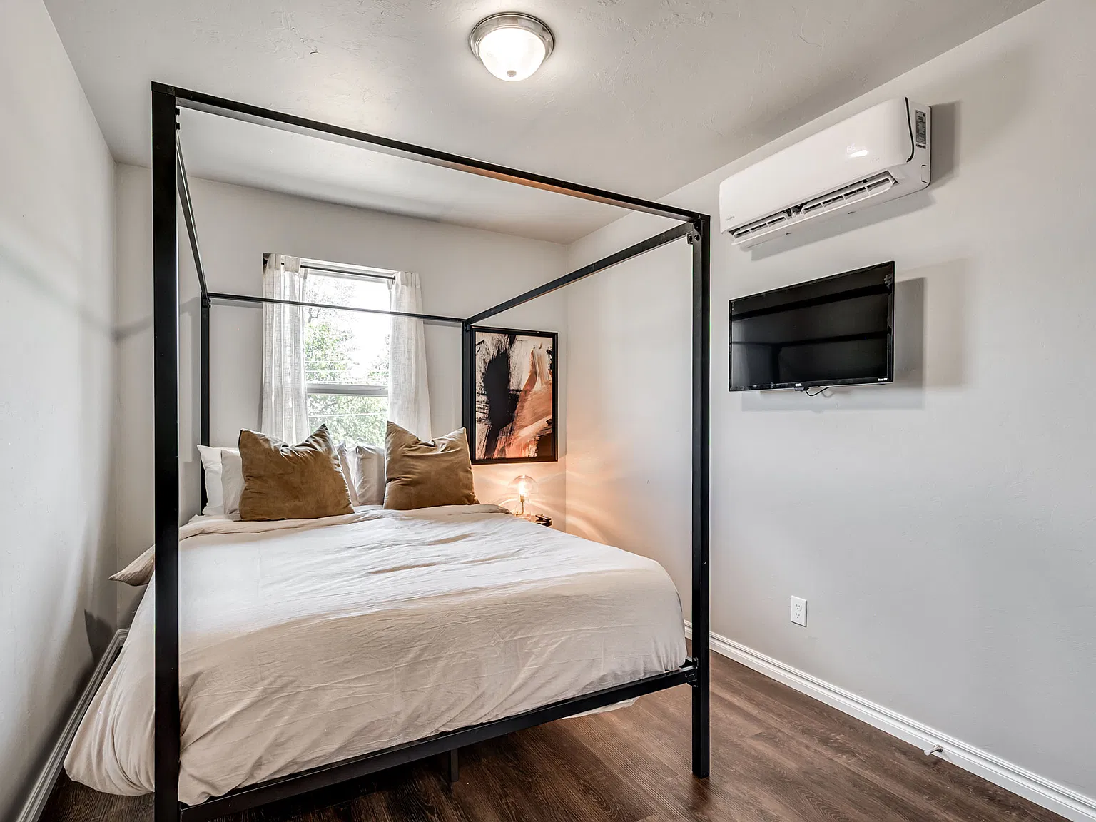 1 bed, 1.5 bath, 1250 sqft, $975 — Photo 4