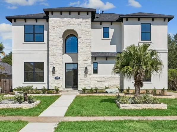 1413 Cottage Cove Ct, Seabrook, TX 77586