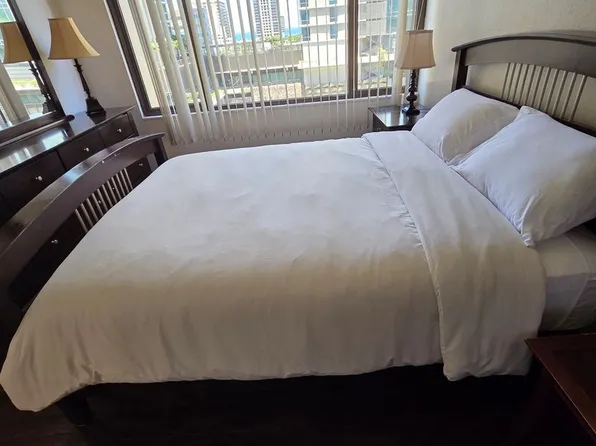 2140 Kuhio Ave, Honolulu, HI