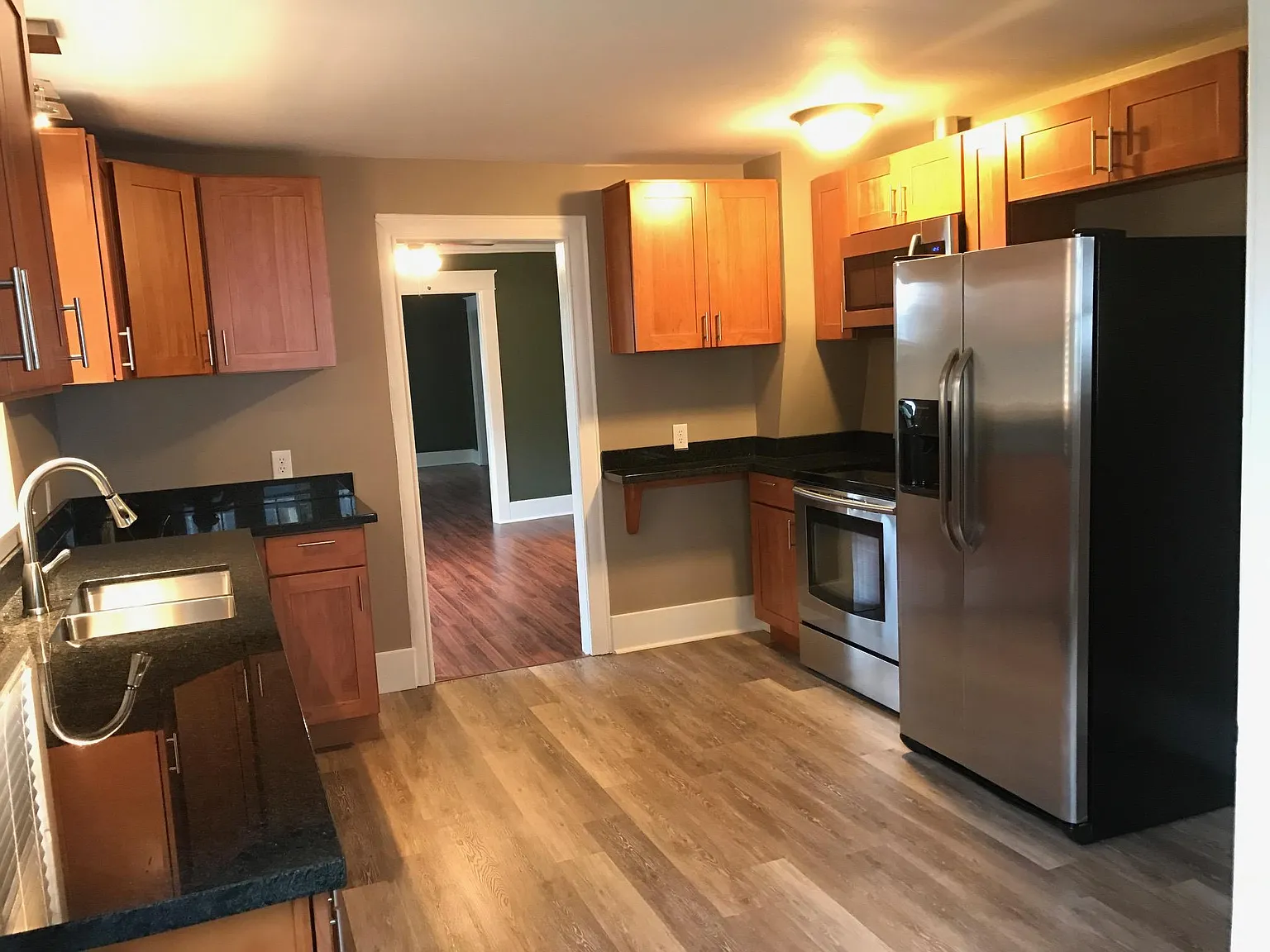 3 bed, 1370 sqft, $3,800 — Photo 2