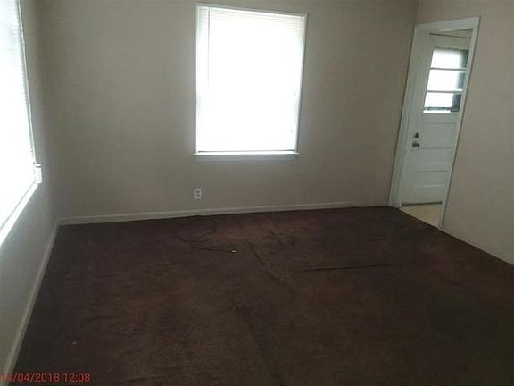 2nd image of 422 N Henrietta Ave