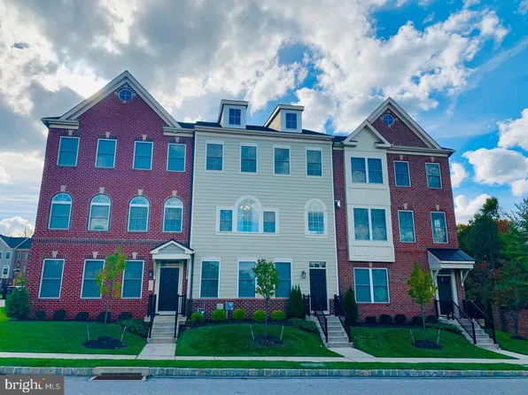 102 Agnes Grace Ln #13, Wayne, PA 19087