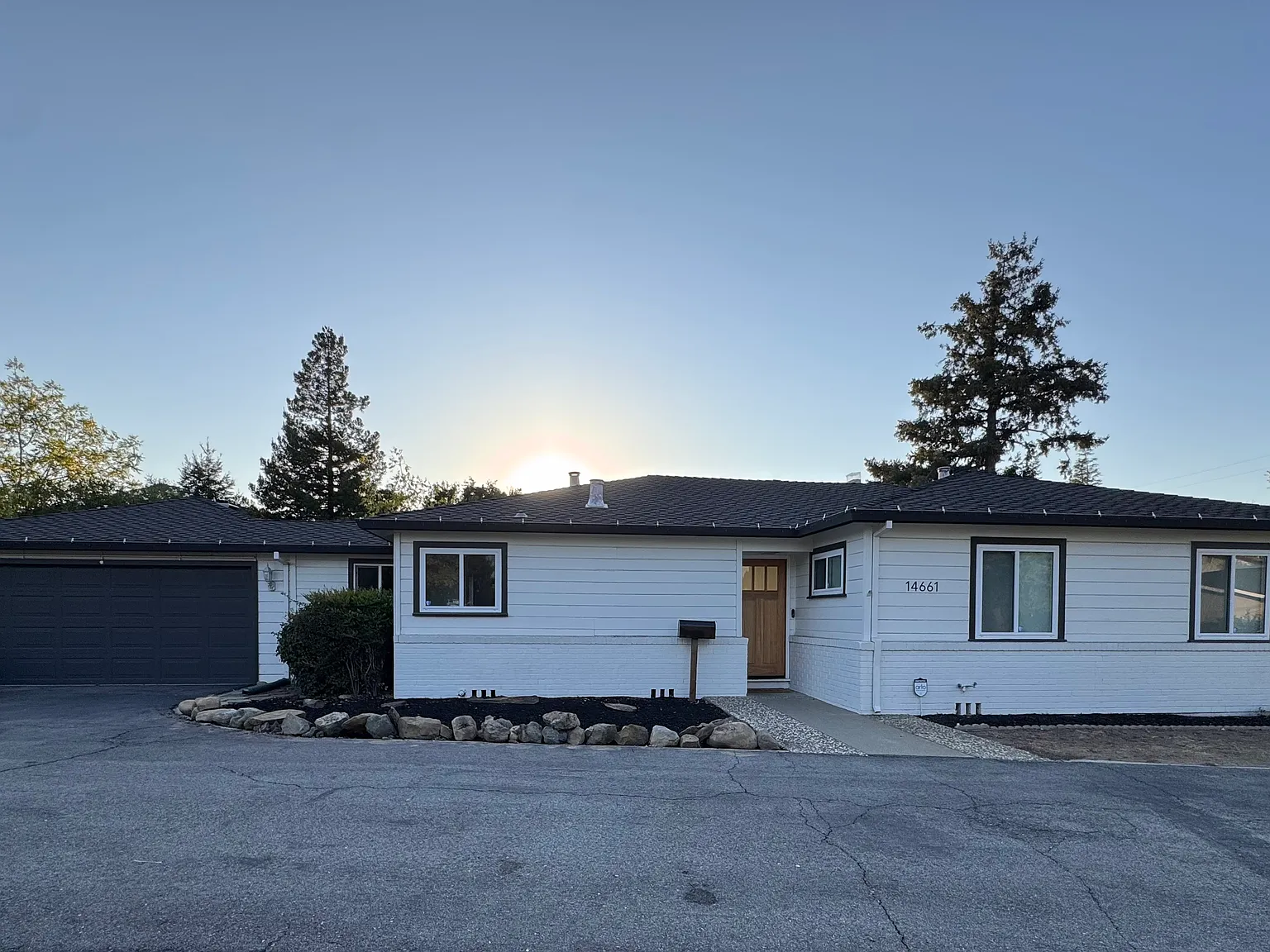 14661 Charmeran Ave — Photo 2