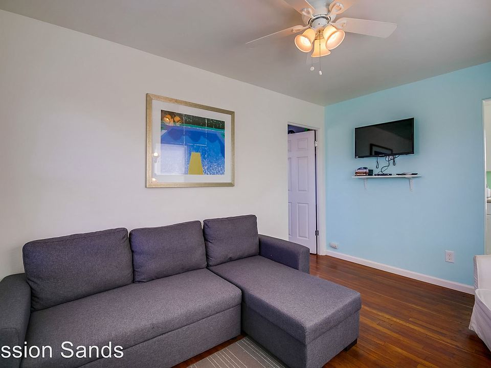 1st image of 811 1/2 San Juan Pl