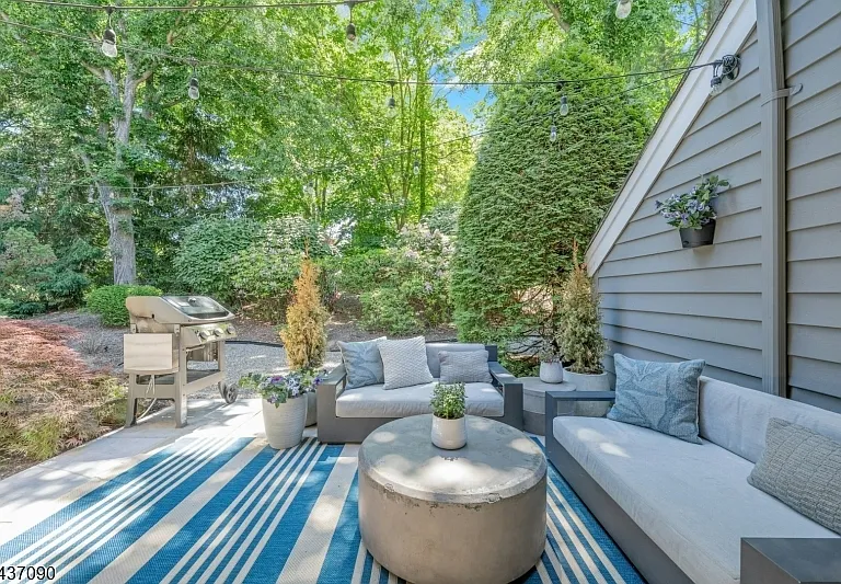 224 Barnstable Dr — Photo 43