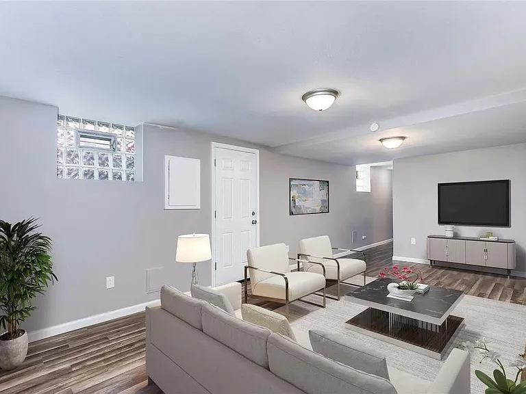 412 N Aurora St — Photo 11