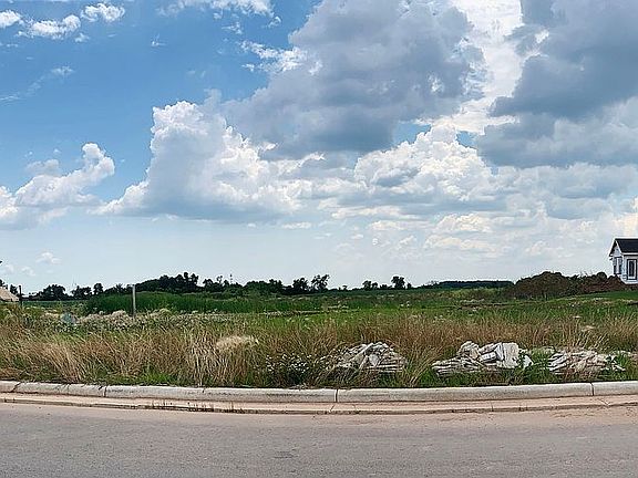 5th image of 2135 Dragon Court Lot 8 Hemlock South