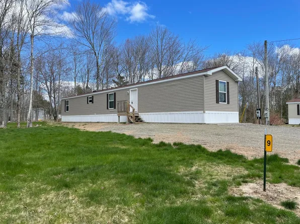 9 Wood Road, Searsport, ME 04974