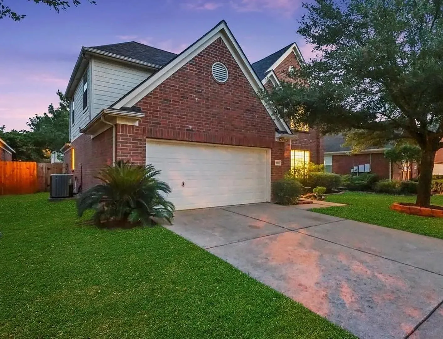 4 bed, 2.5 bath, 2479 sqft, $2,500 — Photo 2