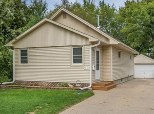 517 Pleasant View Dr, Des Moines, IA 50315