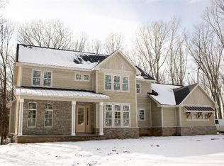 7501 Lake Hollow Ct, Dexter, MI