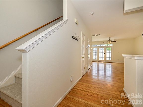 4th image of 4055 Center Place Dr