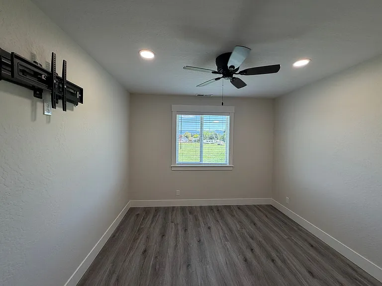 228 E Lobo Loop — Photo 17