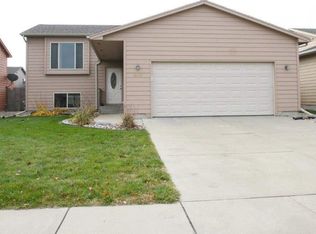 3913 W 92nd St, Sioux Falls, SD 57108