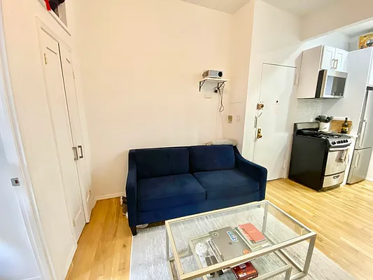 Rented by J PRESTON AND ASSOCIATES INC | media 12