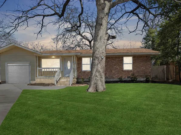 14 Lynwood Ct, Hurst, TX 76053