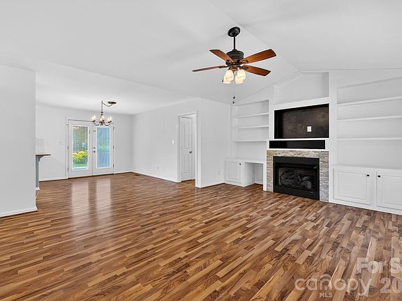3rd image of 4382 Cross Ridge Dr